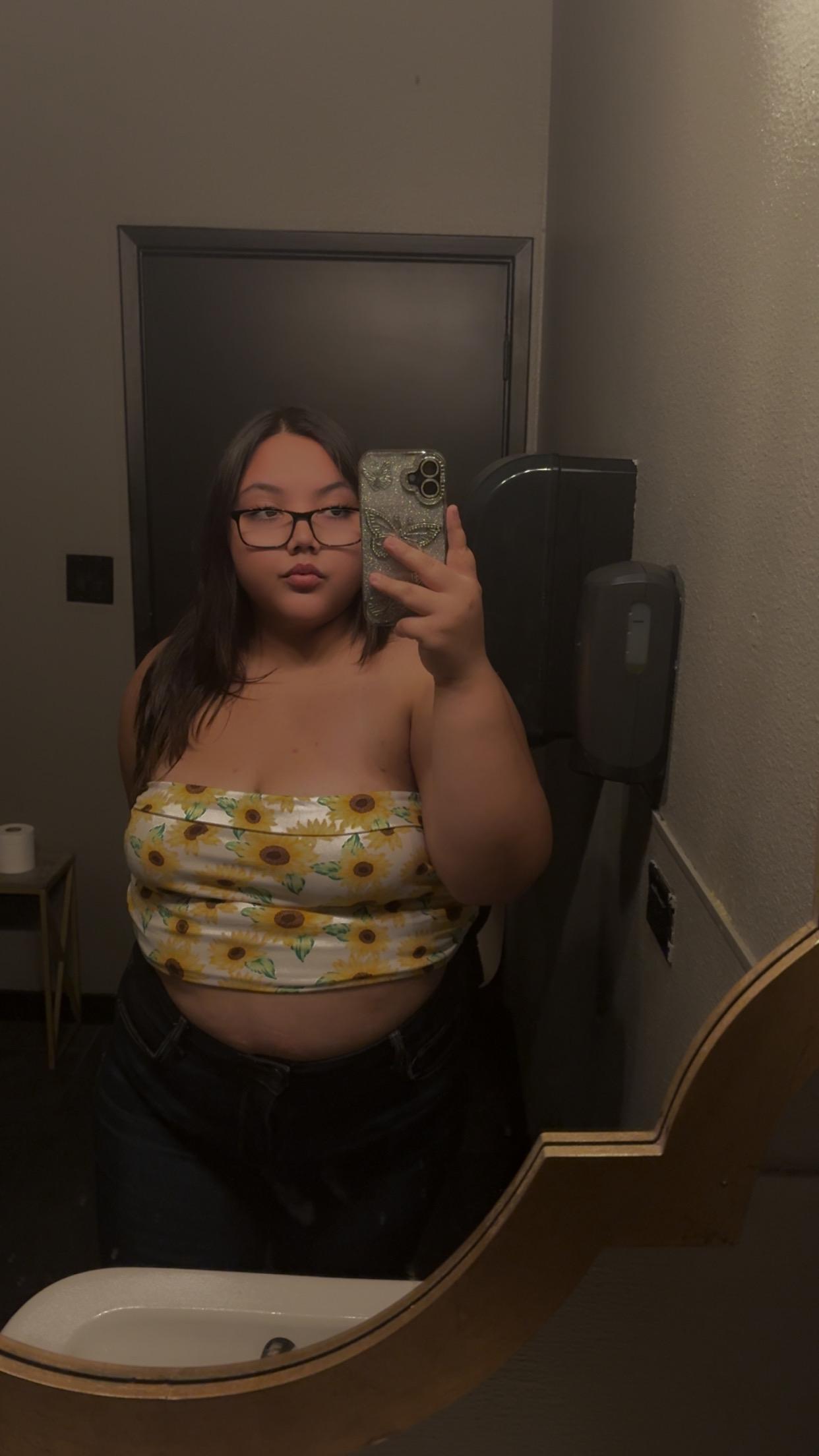 Chicklovers69 Profile Image