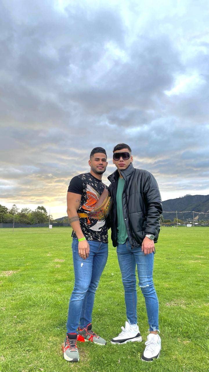 Two_hotboys's Profile